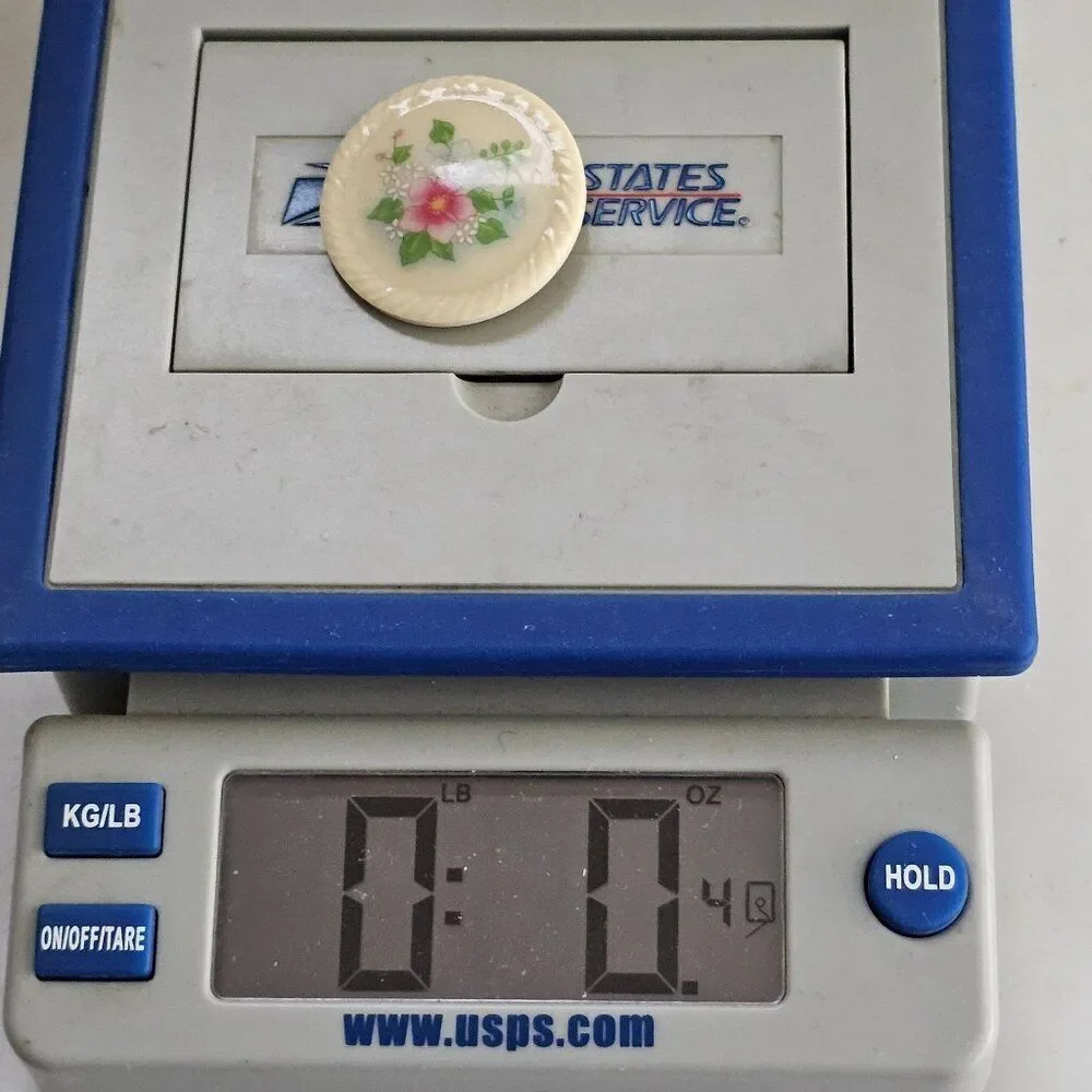 Vintage AVON 1984 SPRING BOUQUET Porcelain Round‎ Disc Brooch Pin Floral Design